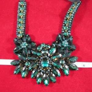 GLAMOROUS Chunky Green Rhinestone Ribbon Necklace